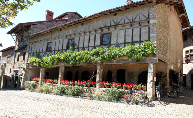 Pérouges