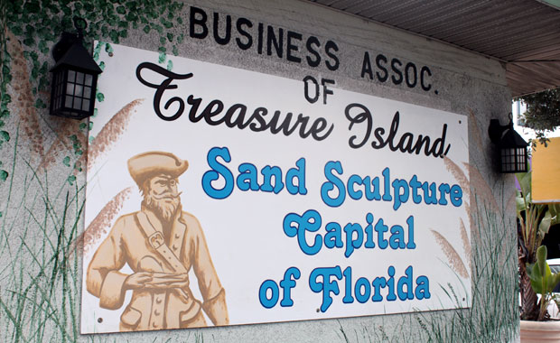 Sculpture sur sable à Treasure Island