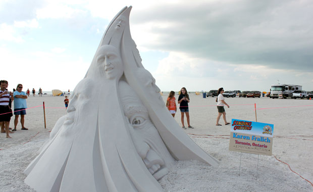 Sculpture sur sable à Treasure Island