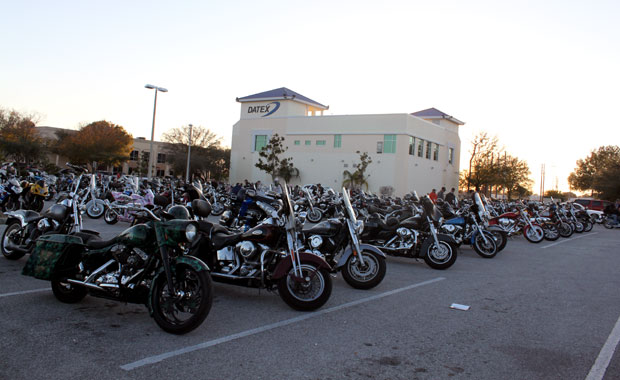 Reunion de Motard a Quaker Steak & Lube