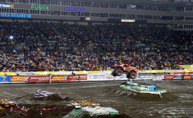 Monster Jam au stade Raymond James