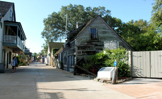 Visite de Saint Augustine